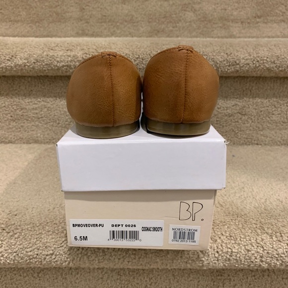 BRAND NEW Pointed Toe Leather Flats - Picture 5 of 5